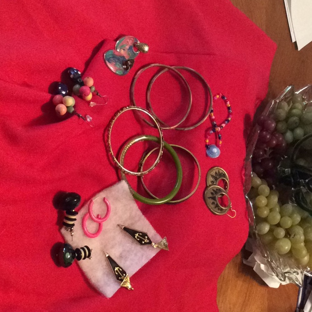 Earrings a d Bracelet s